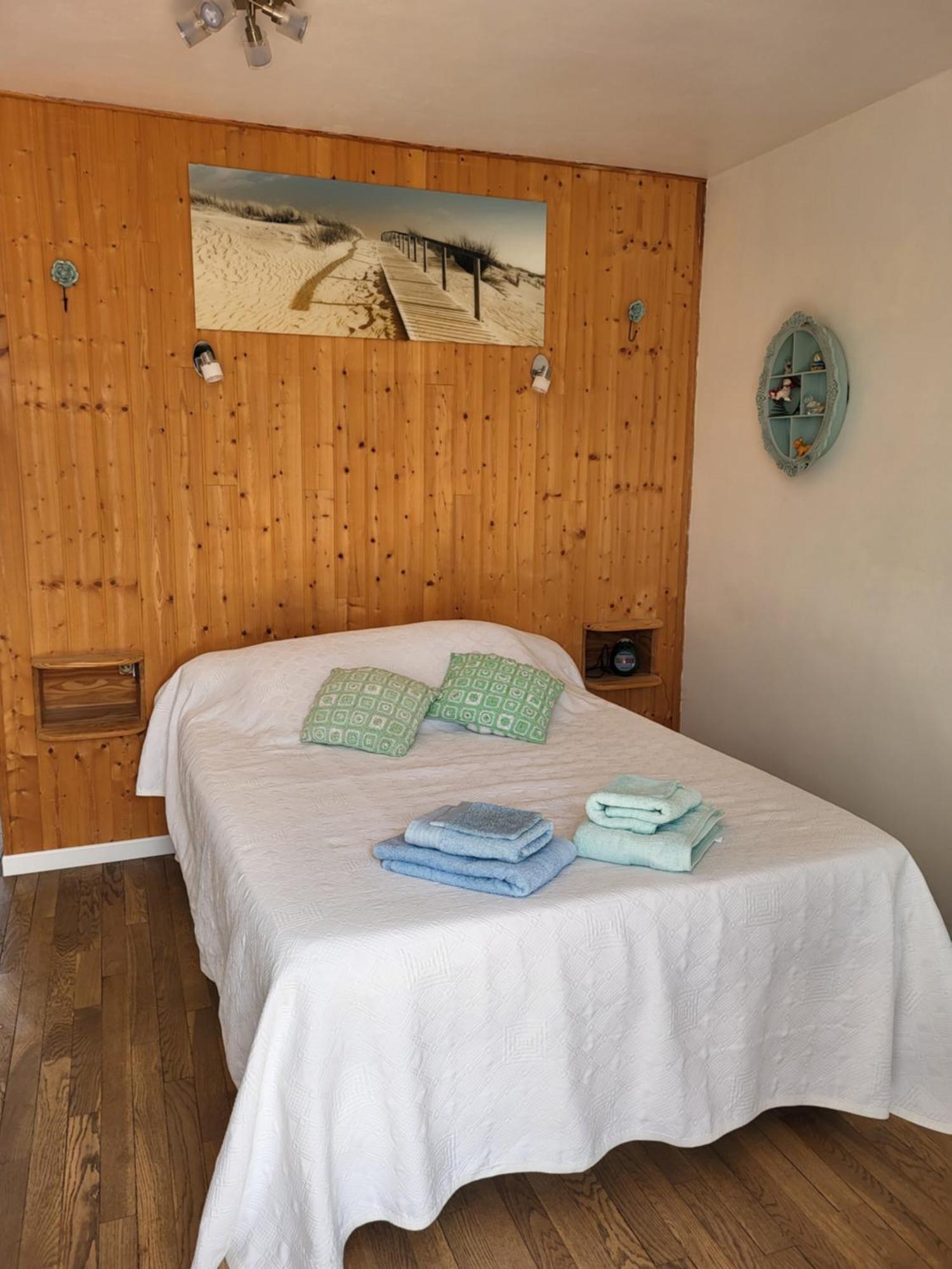 Chambre D'Hotes Le Chat Botte Espedaillac Ngoại thất bức ảnh